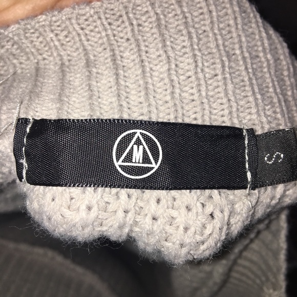 Long sleeve open shoulder sweater. NWOT - Picture 3 of 3